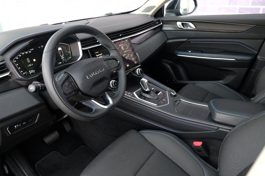 Lynk & Co 01 1.5 Plug-in Hybrid | Elektrisch schuif/kantelda, Auto's, Lynk & Co, Stof, Zwart, Plug-in hybride, Bedrijf