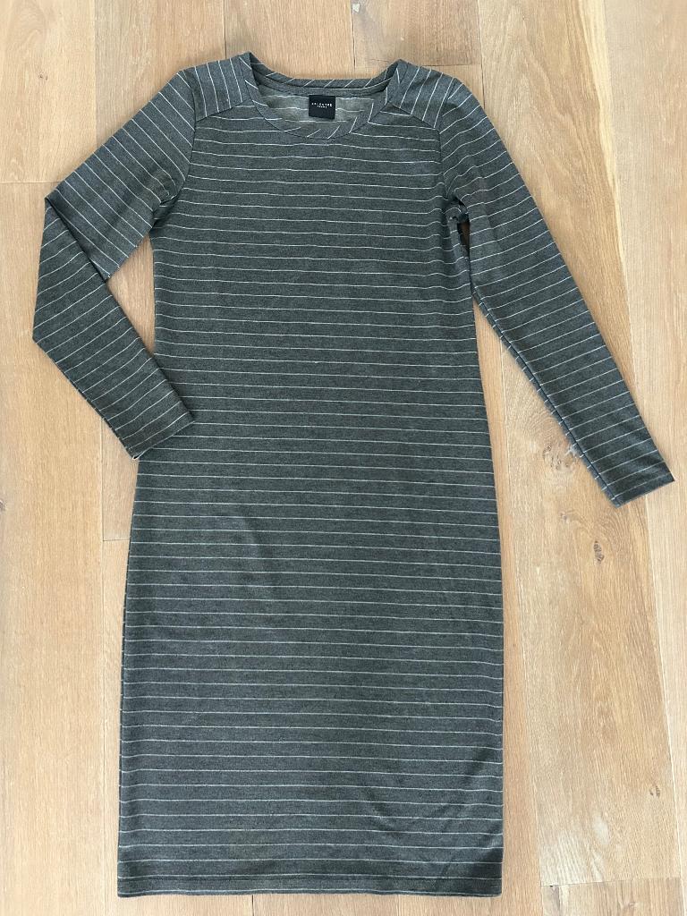 Grijze jurk Selected Femme - mt L, Maat 38/40 (M), Ophalen of Verzenden, Zo goed als nieuw, Grijs