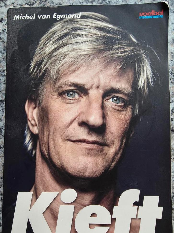 Kieft - Michel van Egmond (Voetbal International), Boeken, Sportboeken, Gelezen, Balsport, Ophalen of Verzenden