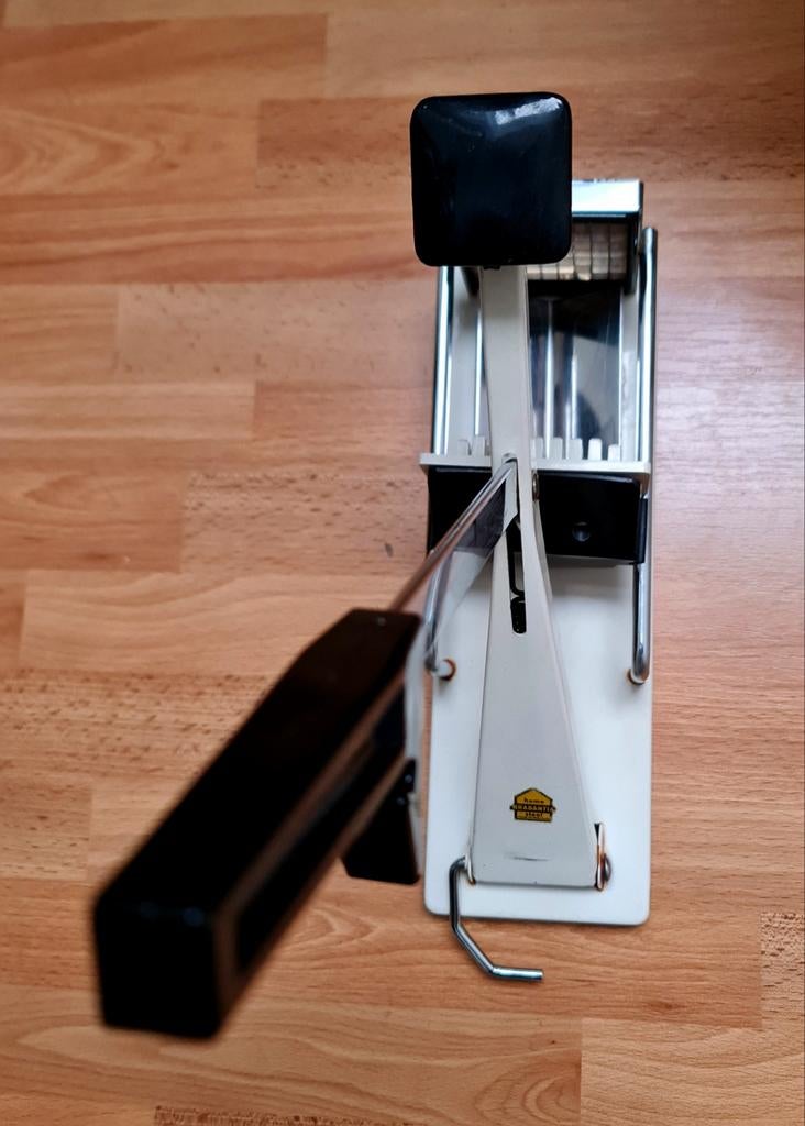 Brabantia patat snijder vintage jaren 60 mooi + logo  , Ophalen