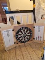 Dartbord in houten kast - Kings Head Pub & Lodging, Ophalen