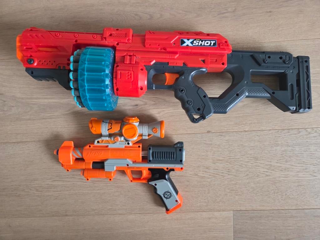 Pijltjespistolen X-shot en Nerf., Ophalen