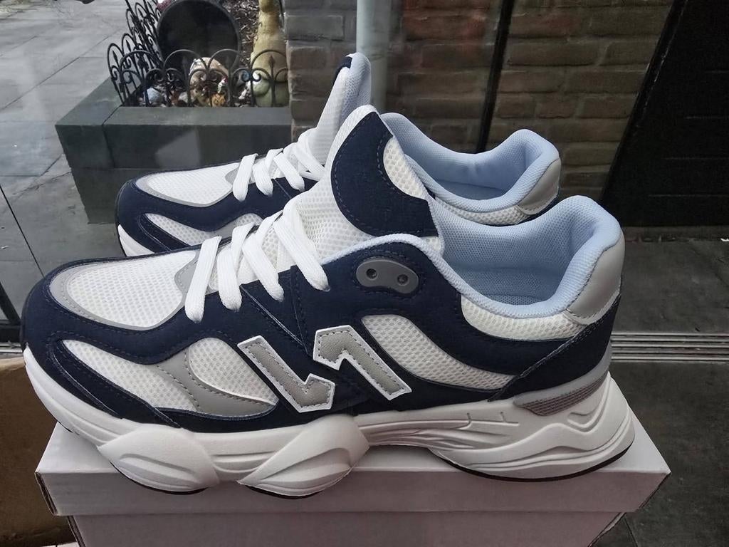 Kleine partij schoenen, New Balance en dames schoenen, Ophalen, Nieuw, Sneakers of Gympen