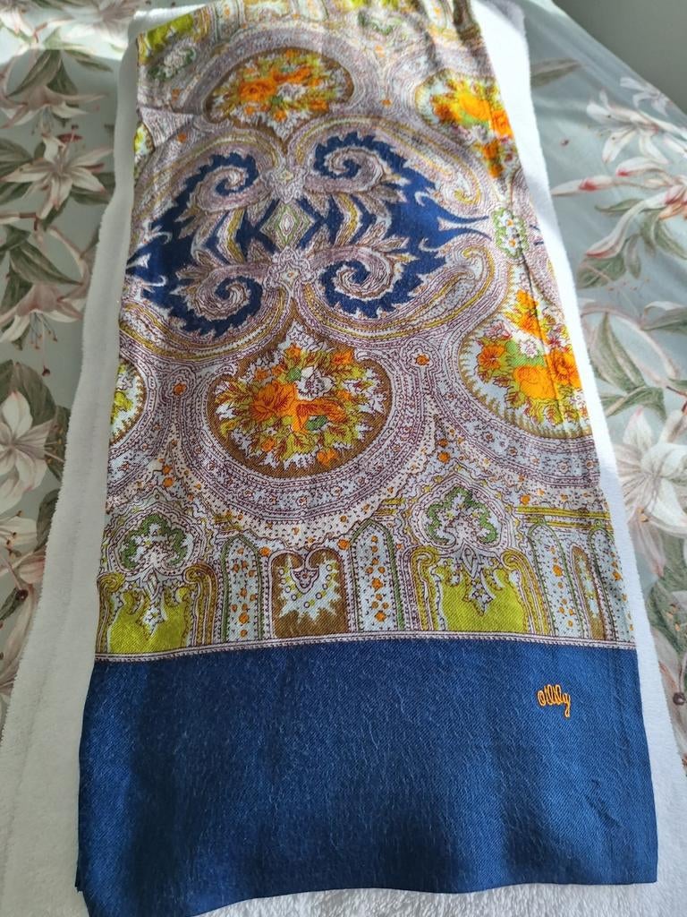 Oilily sjaal, Kleding | Dames, Mutsen, Sjaals en Handschoenen, Ophalen of Verzenden, Zo goed als nieuw, Sjaal