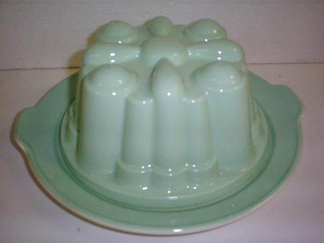 Royal Sphinx - mooie mintgroene aardewerk puddingvorm, Antiek en Kunst, Antiek | Servies los, Ophalen of Verzenden