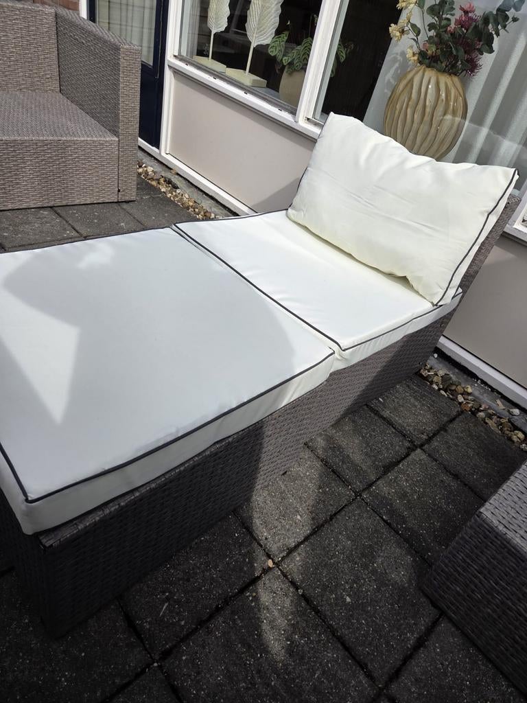 Comfortabele loungestoel met voetenbank - Wicker grijs, 2 zitplaatsen, Stoel, Nieuw, Ophalen of Verzenden