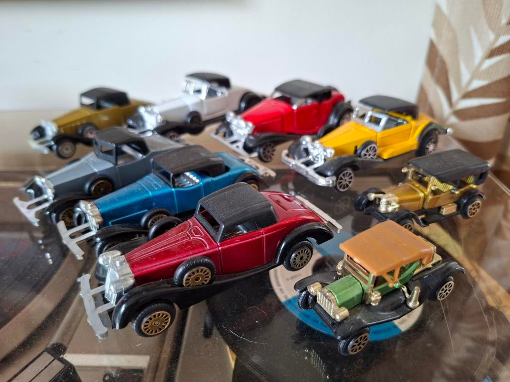 Partij oude autootjes, uit verzameling, Hobby en Vrije tijd, Modelauto's | Overige schalen, Auto, Ophalen of Verzenden, Zo goed als nieuw