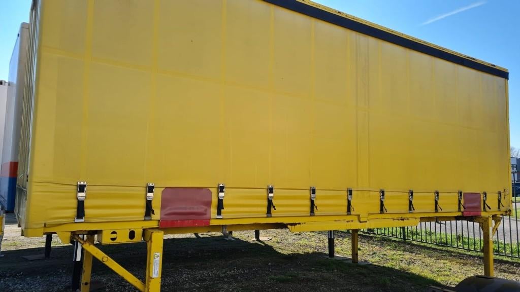 25 ft Wissellaadbak / Swapbody met schuifzeil–met steunpoten, Ophalen