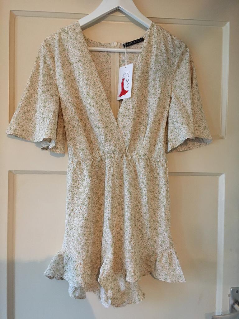 Nieuwe korte jumpsuit van Luc Ce - maat m., Kleding | Dames, Jumpsuits, Ophalen of Verzenden, Nieuw, Maat 38/40 (M), Overige kleuren