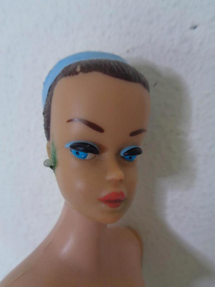Oude barbie,….. ( Fotonr V63), Verzamelen, Poppen, Fashion Doll, Ophalen of Verzenden