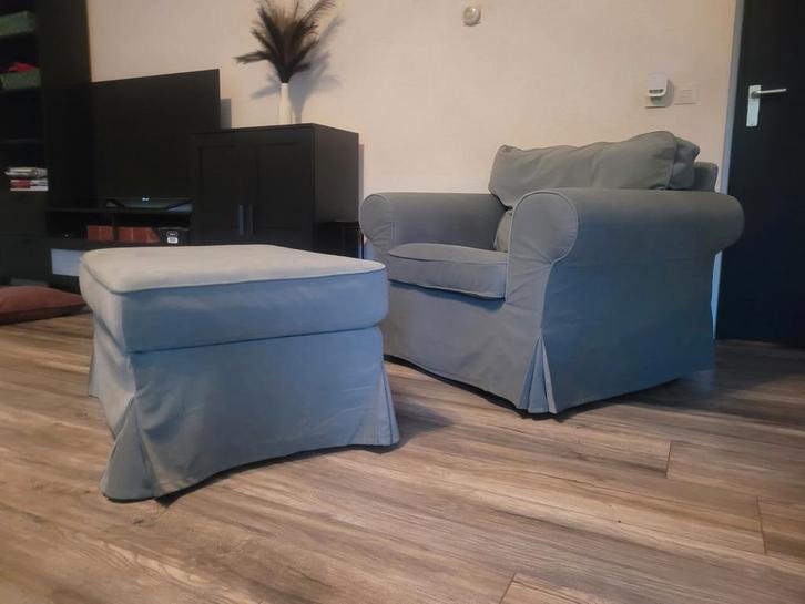 Ektorp fauteuil met voetenbank, Huis en Inrichting, Fauteuils, Zo goed als nieuw, 50 tot 75 cm, 75 tot 100 cm, Ophalen
