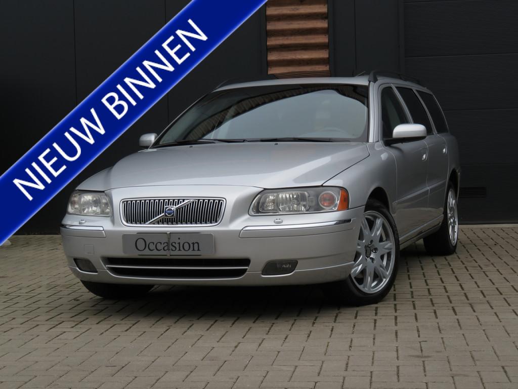 Volvo V70 2.5T AWD Summum Airco Cr-Control Schuifdak Youngti, Auto's, Volvo, Automaat, Zwart, 1598 kg, 2521 cc