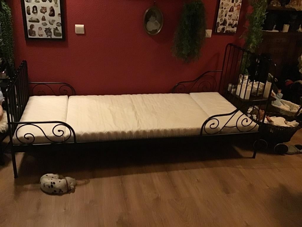 Zwart metalen bed 200 cm, Ophalen, Eenpersoons, Zwart, Zo goed als nieuw