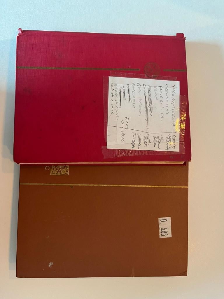 2 boekjes wereld en Zwitserland, Postzegels en Munten, Postzegels | Volle albums en Verzamelingen, Ophalen of Verzenden, Buitenland