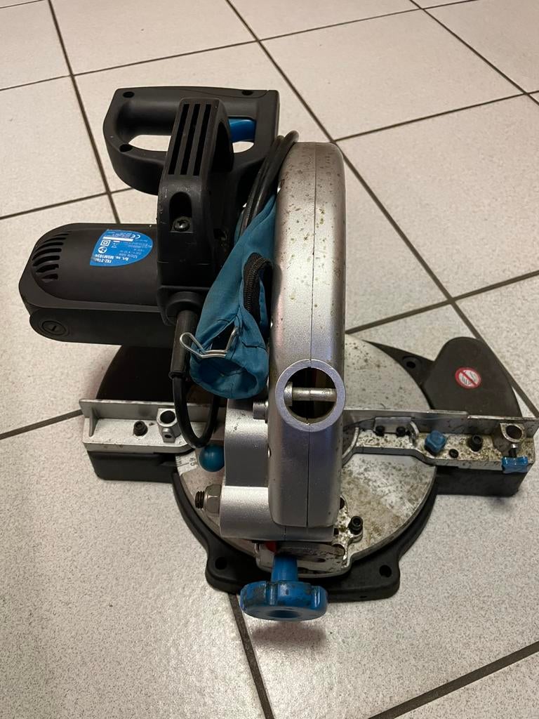 Afkortzaag Ferm in goede staat, Doe-het-zelf en Verbouw, Gereedschap | Zaagmachines, Ophalen, Gebruikt, Afkortzaag, 30 tot 70 mm