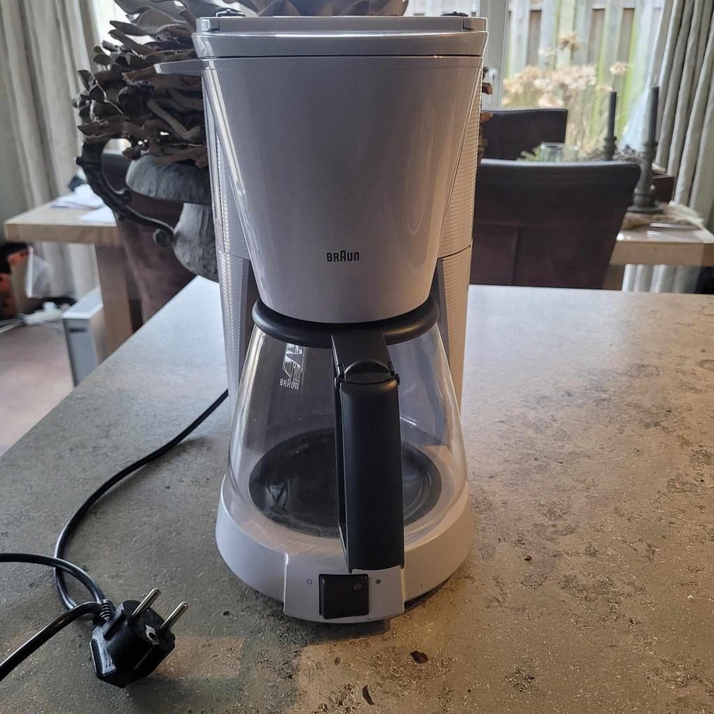 Braun koffiezetapparaat KF140, 10 kopjes of meer, Koffiemachine, Gemalen koffie, Ophalen of Verzenden