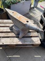 2 Aambeelden, Ophalen of Verzenden, Zo goed als nieuw