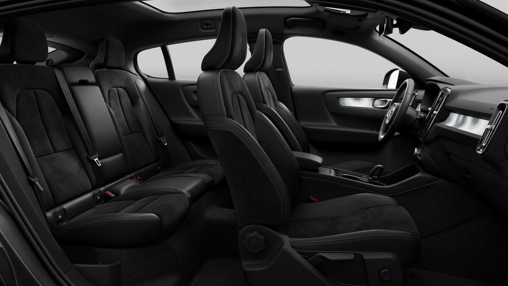 Volvo EC40 SINGLE MOTOR EXTENDED RANGE PLUS 82 kWh -PANO.DAK, Auto's, Automaat, 12 maanden, 32 min, 82 kWh