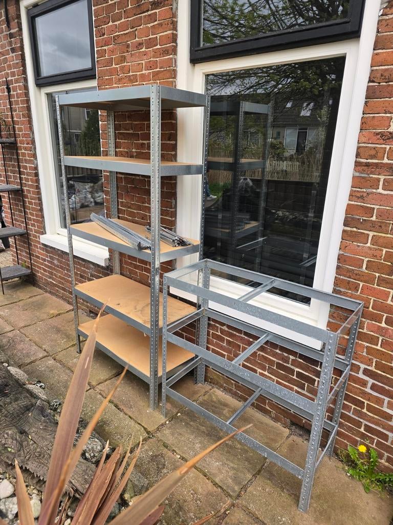 Zwaar metalen opbergrek, Ophalen