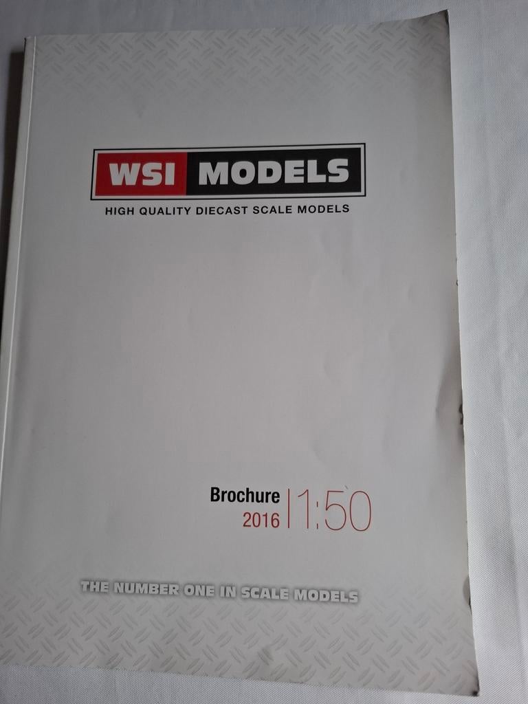 WSI Brocure 2016., Hobby en Vrije tijd, Modelauto's | 1:50, Ophalen of Verzenden, Zo goed als nieuw, Bus of Vrachtwagen, Wsi