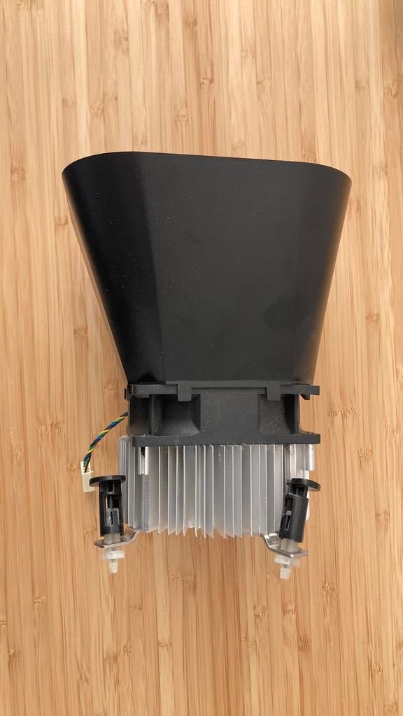 Koelblok en ventilator CPU processor, Ophalen of Verzenden, Zo goed als nieuw, Overige, Minder dan 2 Ghz