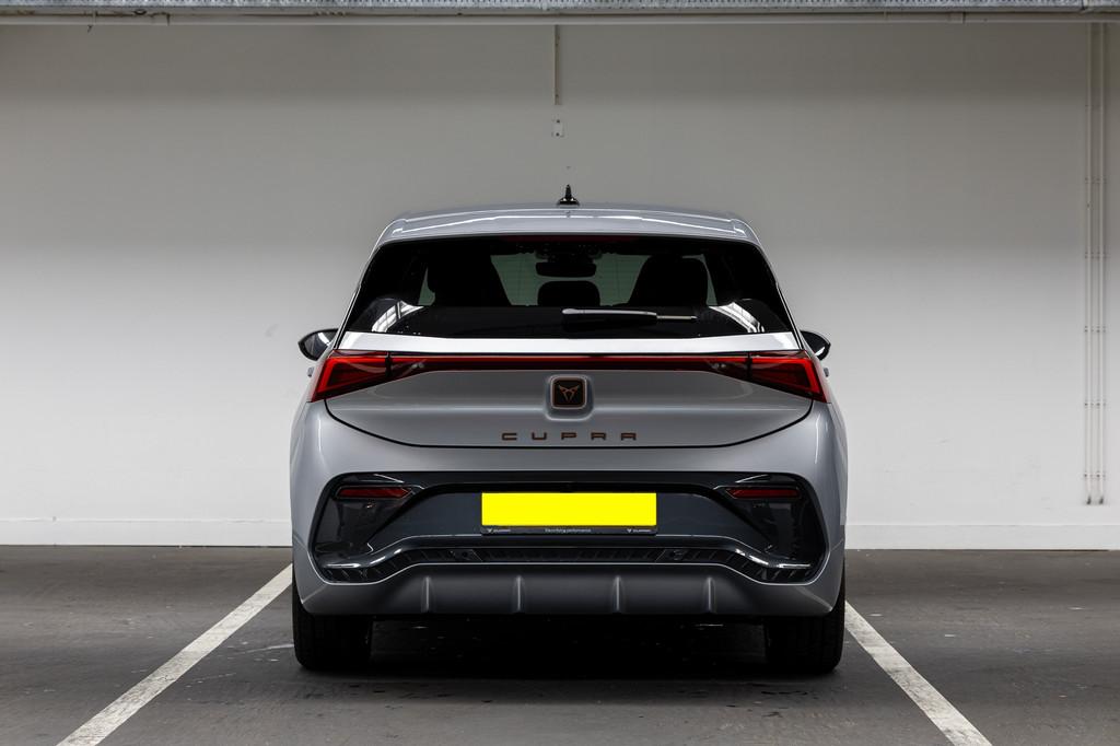 CUPRA Born Business Limited 63 kWh 231pk, Auto's, Automaat, Gebruikt, Adaptive Cruise Control, Te koop