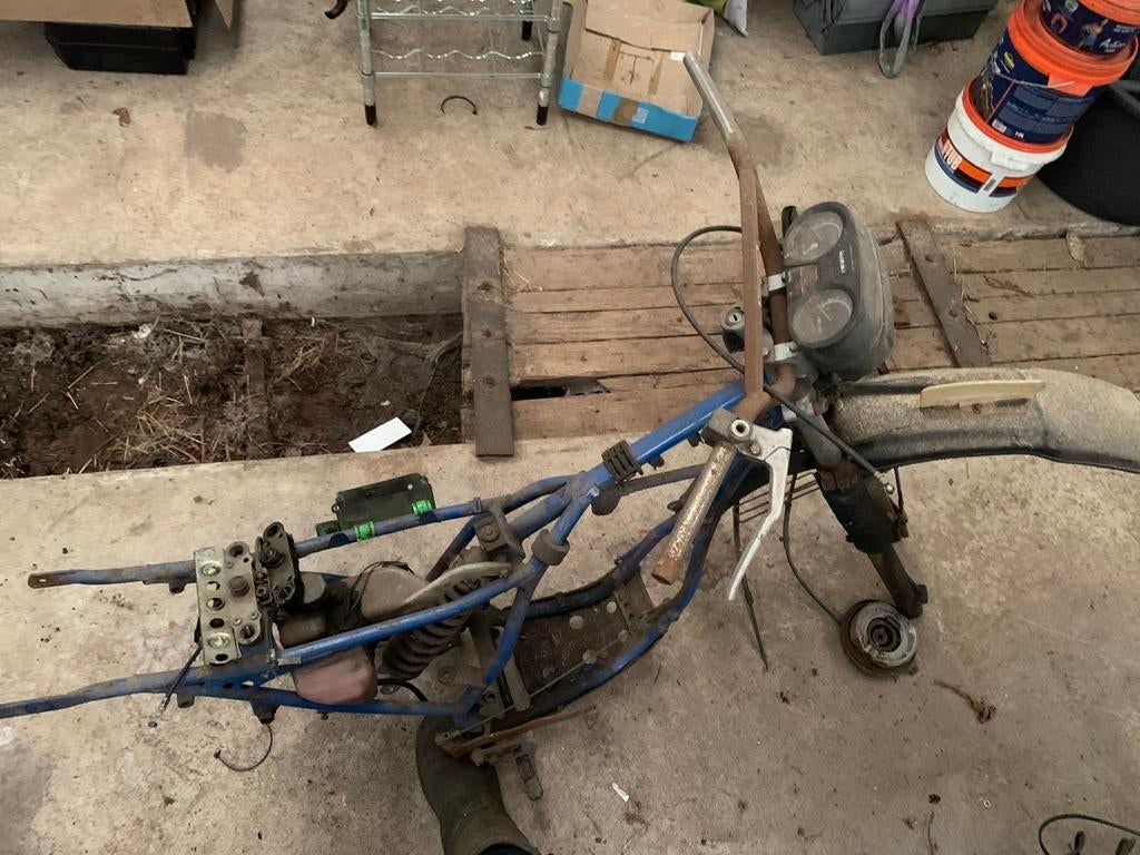Frame met voorvork Suzuki TSX, Ophalen, Gebruikt, Frame