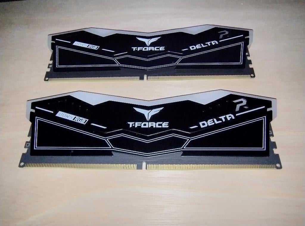 T-Force Delta 32GB DDR5 @ 6.000MT/s, set van 2x16GB RGB, Computers en Software, 32 GB, Verzenden, Zo goed als nieuw, Desktop