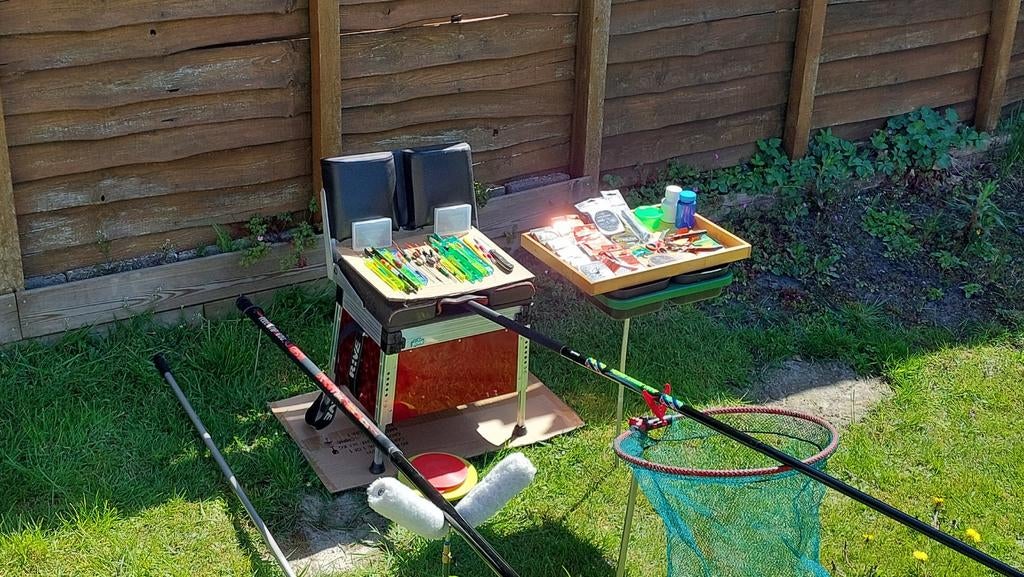 witvis set met Rive zitkist en heel veel NIEUW kleinmatriaal, Ophalen of Verzenden, Zo goed als nieuw, Complete set