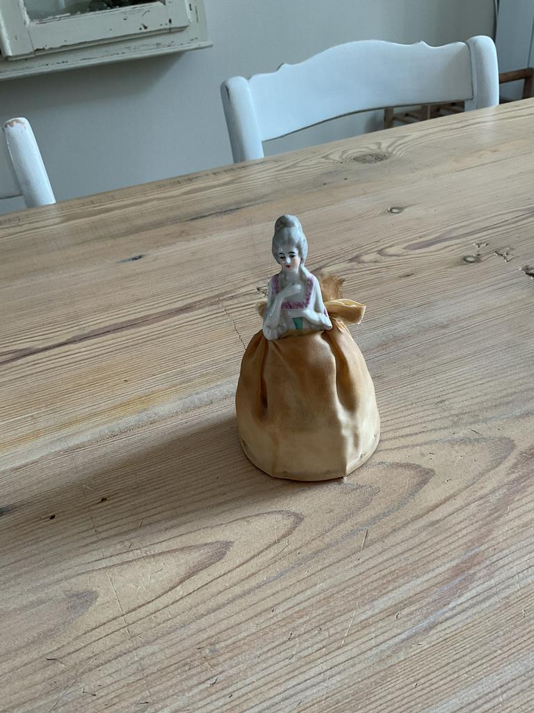 Oud porselijnen popje., Ophalen of Verzenden