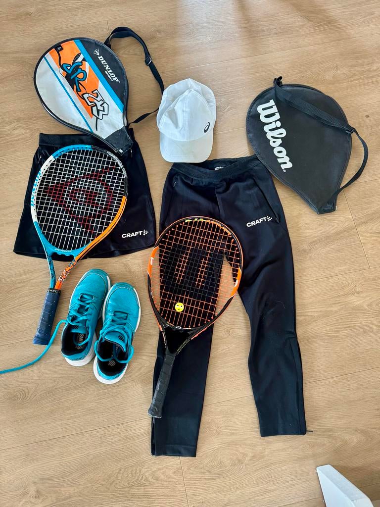 Complete tennis set: 2 rackets, kleding, schoenen en tassen, Sport en Fitness, Tennis, Gebruikt, Overige typen, L0, Ophalen