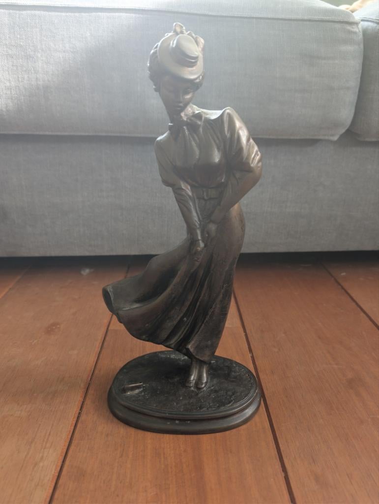 Bronzen beeld van elegante golfende vrouw Art Deco stijl, Antiek en Kunst, Art deco, Gepatineerd, Ophalen of Verzenden, Brons