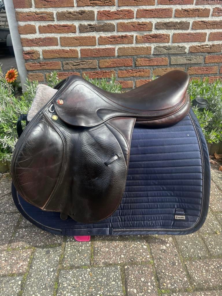 Prestige springzadel, Dieren en Toebehoren, Paarden en Pony's | Zadels, Ophalen of Verzenden, Gebruikt, Springen