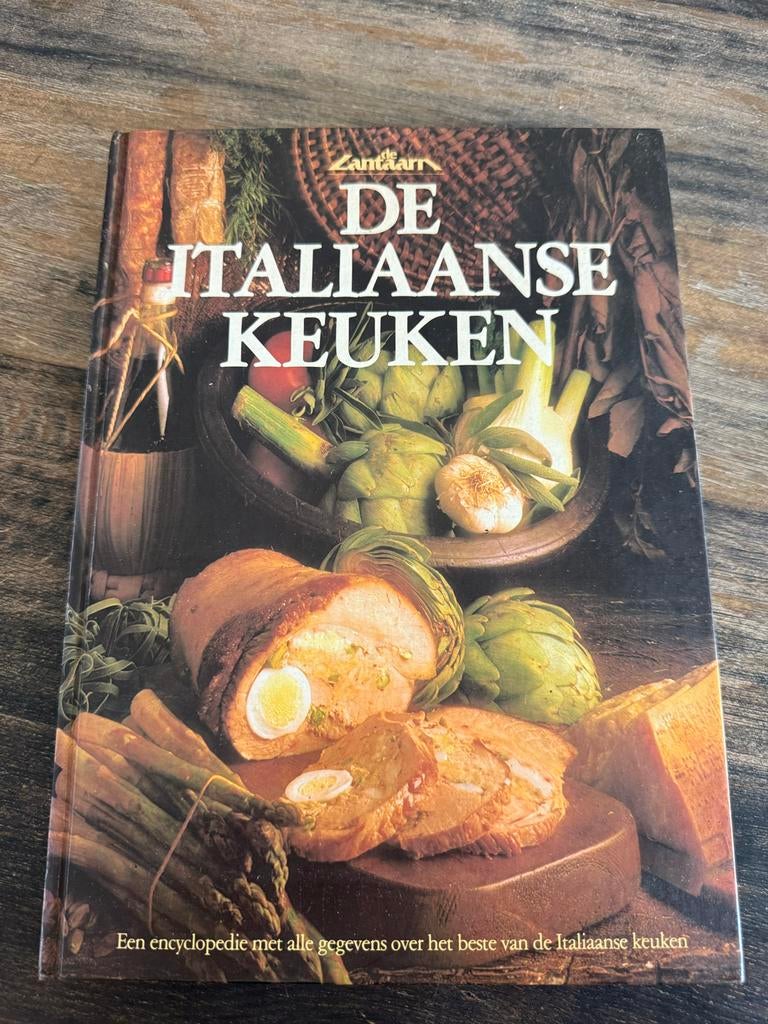 De Italiaanse Keuken: Een encyclopedie vol recepten, Voorgerechten en Soepen, Ophalen of Verzenden, Italië, Gelezen