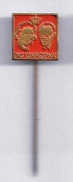 Sp31 speldje ons koningspaar juliana en bernhard, Verzamelen, Speldjes, Pins en Buttons, Ophalen of Verzenden, Gebruikt, Overige onderwerpen