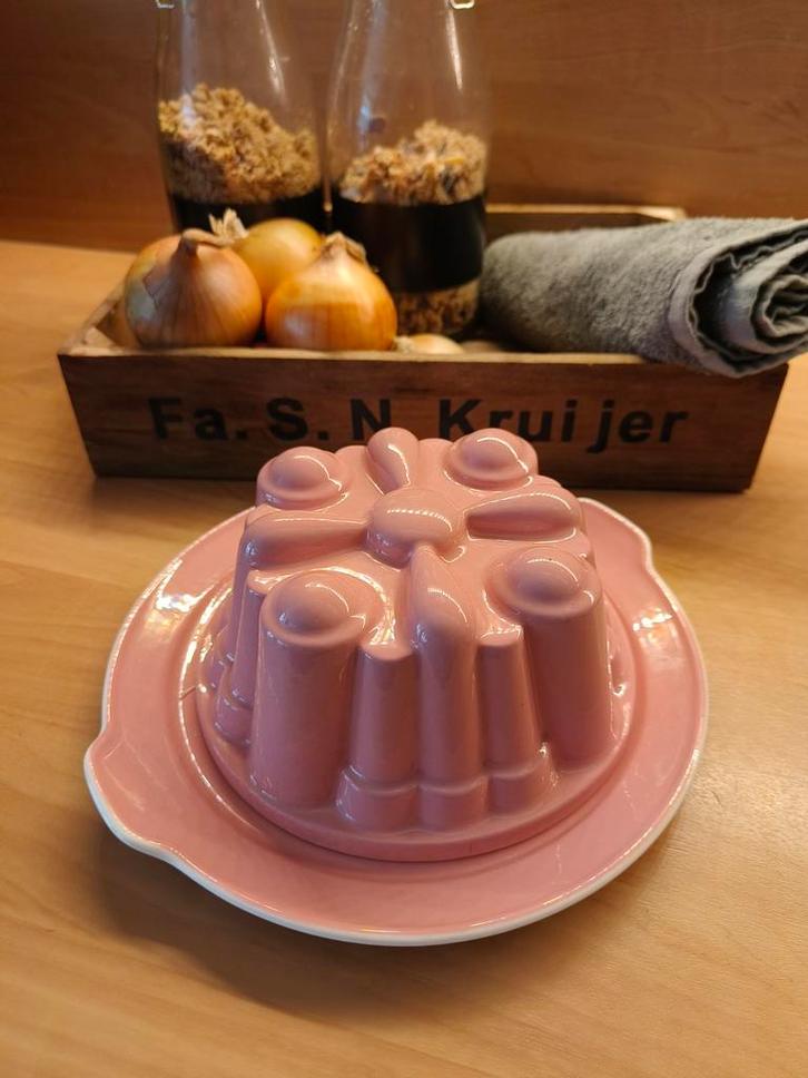 Mooie roze pudding vorm/puddingvorm van Petrus Regout, Antiek en Kunst, Antiek | Keukenbenodigdheden, Ophalen of Verzenden