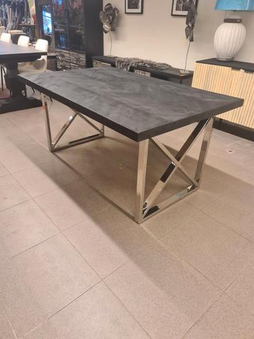 Nieuwe eettafel mangohout Hongaarse punt 160x100cm €295 beschikbaar voor biedingen