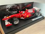 Ferrari F10 #8 Fernando Alonso 2010 Hot Wheel Racing 1:18, Hobby en Vrije tijd, Modelauto's | 1:18, Ophalen of Verzenden, Zo goed als nieuw