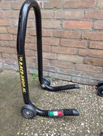 Voor- en achter standaard supersport motor, Ophalen