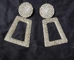 Leuke grote goudkleur bling bling oorbellen 7 cm lang, Overige materialen, Hangers, Verzenden, Zo goed als nieuw