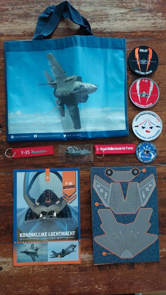 RNLAF F-35 JSF bouwplaat, 4 patches, 3 sleutelhanger en tas, Verzamelen, Luchtvaart en Vliegtuigspotten, Nieuw, Patch, Badge of Embleem