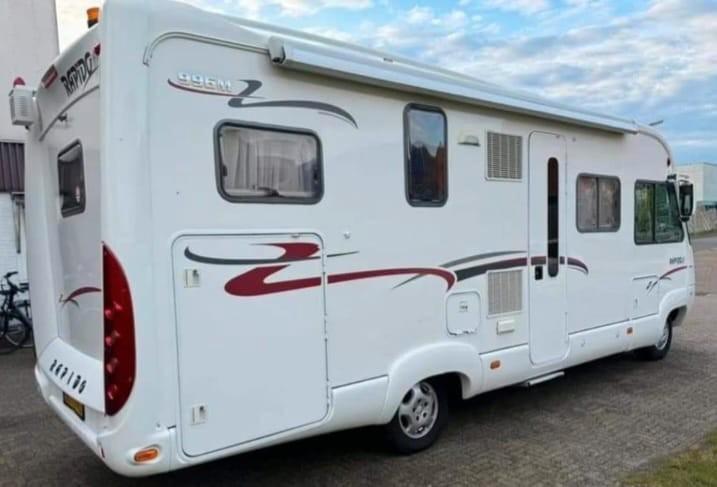 Camper Rapido XXL, Caravans en Kamperen, Caravans, Particulier, tot en met 4, 2000 kg en meer, Standaardzit, Rapido, Hefbed, Vast bed
