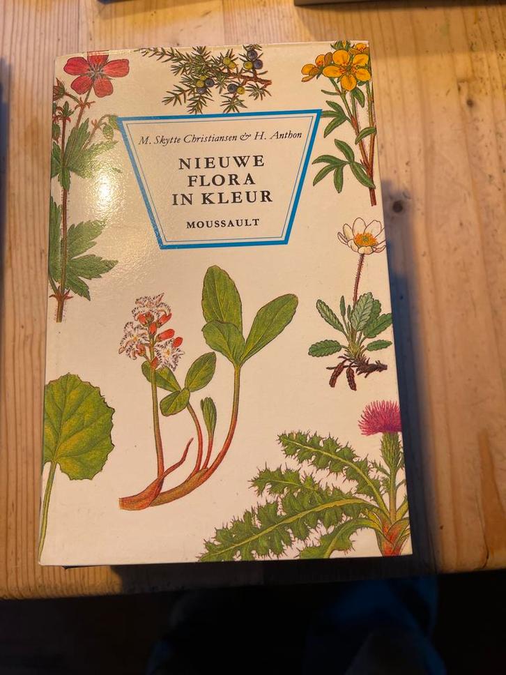 Nieuwe Flora in Kleur - M. Skytte Christiansen & H. Anthon, Boeken, Natuur, Gelezen, Bloemen, Planten en Bomen, Ophalen of Verzenden