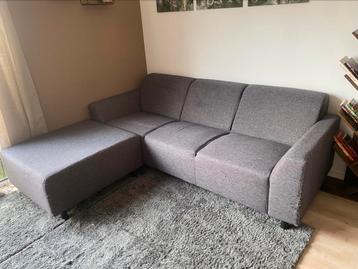 Bank met hocker / hoekbank beschikbaar voor biedingen