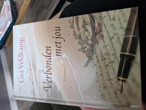 Gea Veldkamp - Verbonden met jou, Boeken, Streekboeken en Streekromans, Zo goed als nieuw, Ophalen of Verzenden