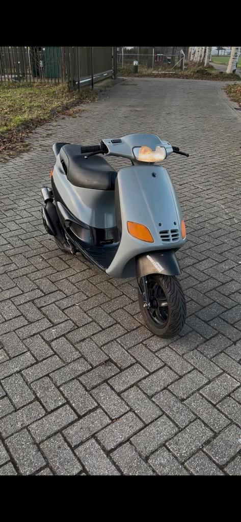 Piaggio zip type 3, Fietsen en Brommers, Scooters | Piaggio, Zo goed als nieuw, Zip, Benzine, Ophalen