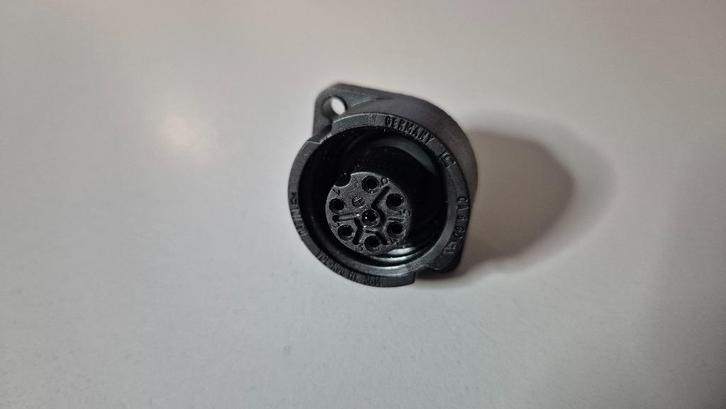 Hirschmann CA 6 GD p[anel mounted Socket with flange, Hobby en Vrije tijd, Elektronica-componenten, Zo goed als nieuw, Ophalen of Verzenden