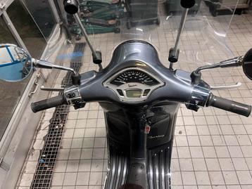 Vespa Touring Primavera 2014 - Nieuwstaat! beschikbaar voor biedingen