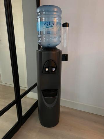 Zwarte watercooler/waterkoeler beschikbaar voor biedingen
