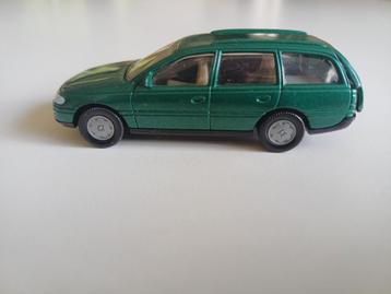 Siku opel omega caravan 2.0 16V beschikbaar voor biedingen